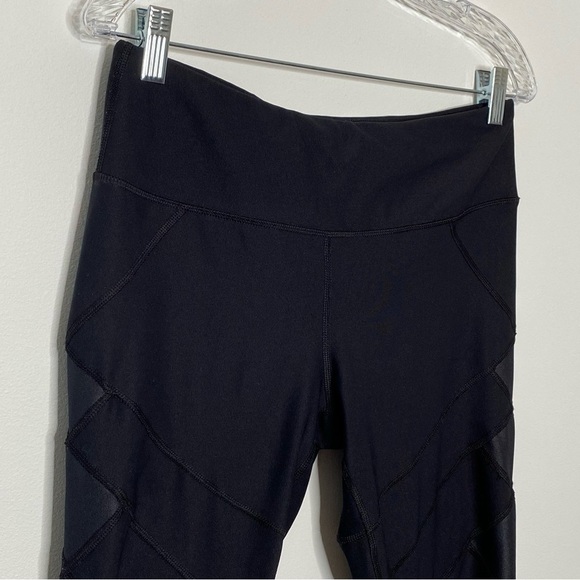 90 Degree by Reflex Black Diamond Pattern Capri Legging - Picture 1 of 10